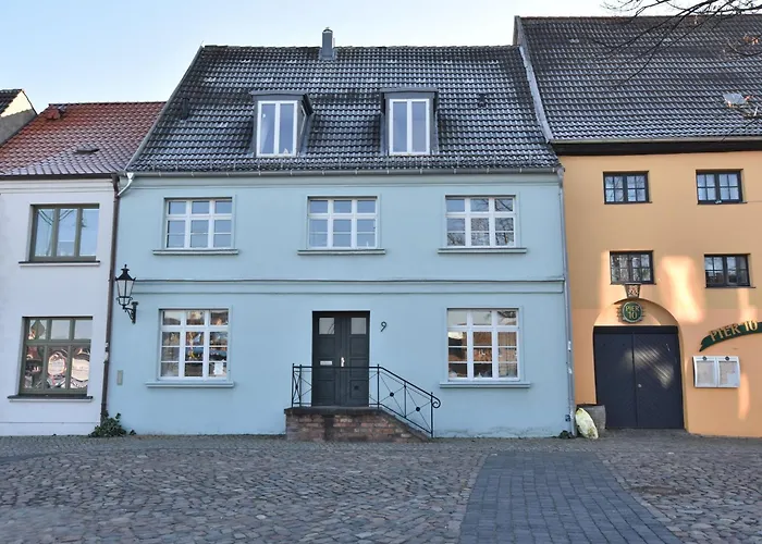 Modern Apartment With Garden In Wismar